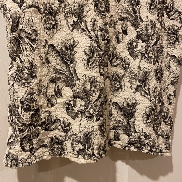 CDW White & Black Floral Stretchy Top Size M - Picture 6 of 10